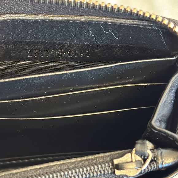 Authentic Gucci GG logo black on black - Picture 7 of 15